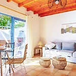 Casa Tagaide 아파트